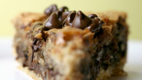 Chocolate Chip Cookie Cakelets - Bakerella